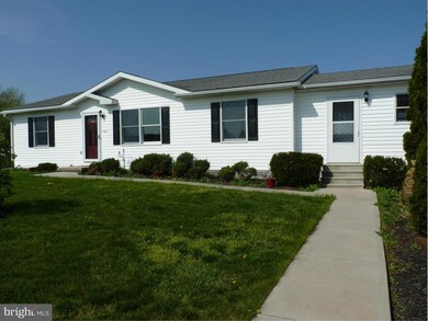 8917 Kline Dr, Greencastle, PA 17225 - photo 2