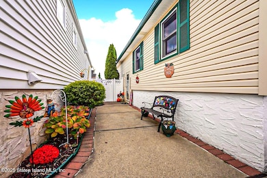 35 Nutwood Ct, Staten Island, NY 10308 - photo 4
