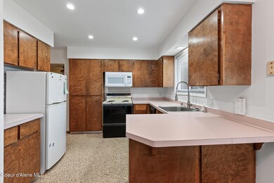 2810NClaraLn-7
