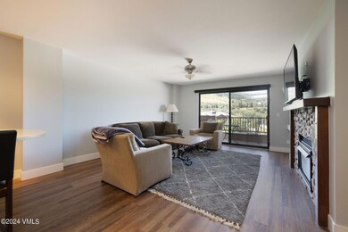seasons_424_interior_living_a