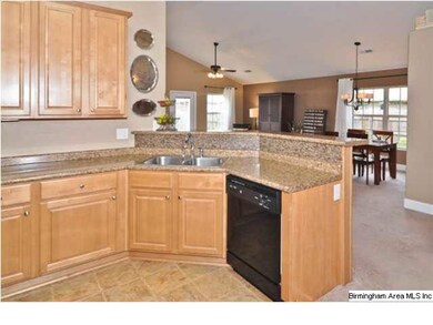 Kitchen and Breakfast Bar