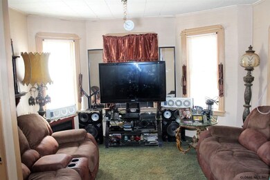 911 Strong St, Schenectady, NY 12307 - photo 6