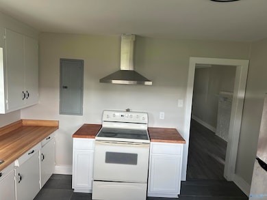 624 Austin Dr NW, Huntsville, AL 35805 - photo 2