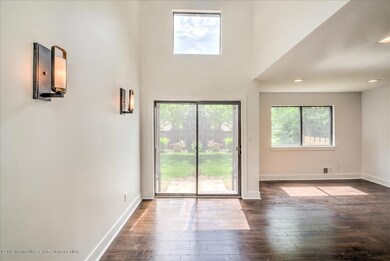 07-LIVING ROOM