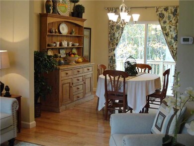 83 Lufkin Ct, Warwick, RI 02888 - photo 4