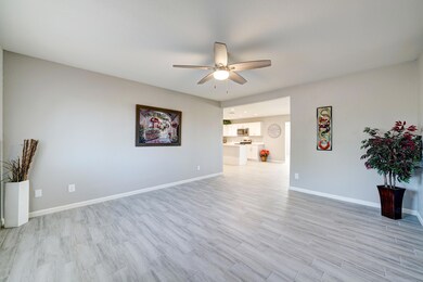 707 E Peppertree-6