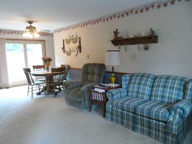 290 Meadow Dr, Circleville, OH 43113 - photo 4