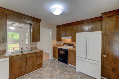 628 Semaht St (6)