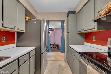 46 Watsessing Ave unit C, Belleville, NJ 07109 - photo 7