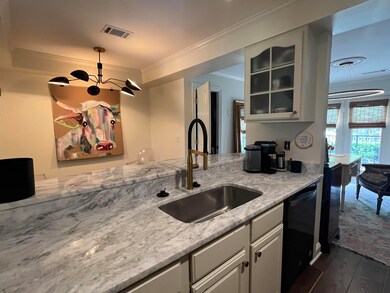 Totally renovated kitchen with granite, new cabine