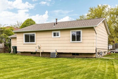 1813 Flinthill Dr, Columbus, OH 43223 - photo 6