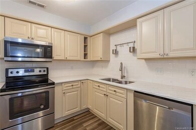 1051 Churchill Downs Ct unit E, Charlotte, NC 28211 - photo 2