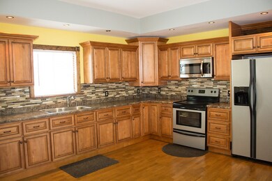 1 Grout Ct, Worcester, MA 01610 - photo 7