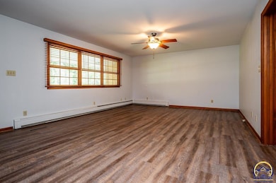 520 S 6th St, Osage City, KS 66523 - photo 6