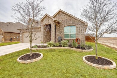 1548 Seabiscuit Dr, Granbury, TX 76049 - photo 2