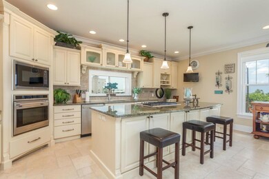 Chef's Custom Kitchen