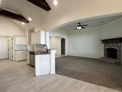 14083 S Lansing Ave, Glenpool, OK 74033 - photo 3