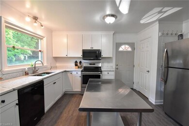 246 Charles Ave, Asheboro, NC 27205 - photo 2