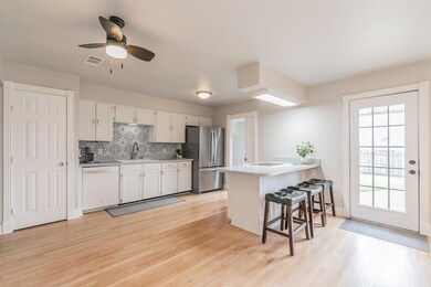 2628 Pebblestone Ln, Bedford, TX 76021 - photo 6