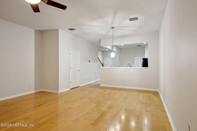 8-web-or-mls-Roundleaf Dr-008