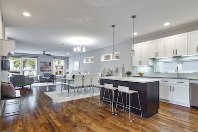 2342 N Hamlin Ave, Chicago, IL 60647 - photo 7