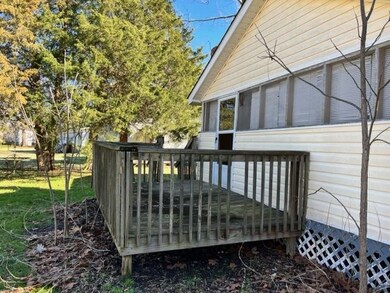 106 W College St, Oxford, NC 27565 - photo 4