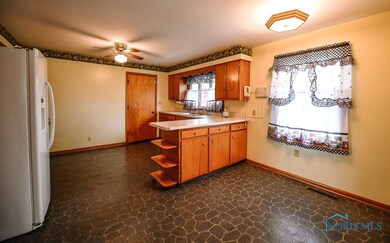 724 Edith Ave, Findlay, OH 45840 - photo 7