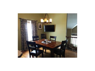 Kitchen/Dining combo makes for warm entertainment 