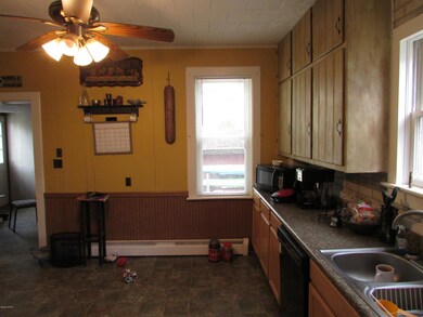542 E 4th St, Nescopeck, PA 18635 - photo 7