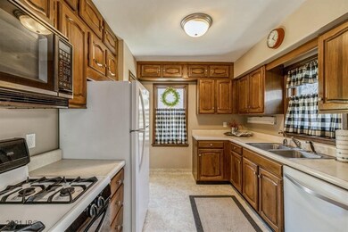 1321 Merle Hay Rd, Des Moines, IA 50311 - photo 5