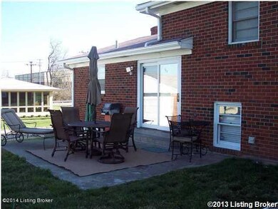 7702 Donegal Dr, Louisville, KY 40219 - photo 5