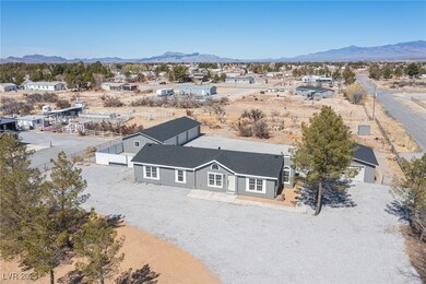 Drone / aerial view featuring a mountain view