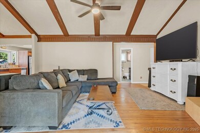 1527 E 50th St, Tulsa, OK 74105 - photo 7