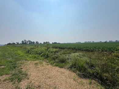 0 Commercial Dr unit 50312984, Waupaca, WI 54981 - photo 2