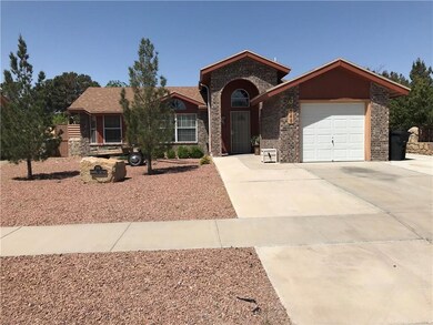 348 Barrel Cactus Dr, Horizon City, TX 79928 - photo 2