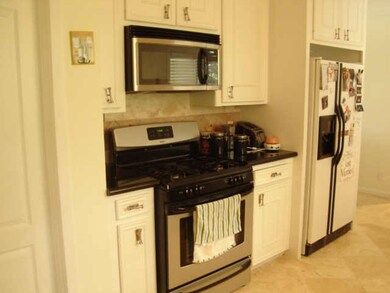 8610 Bob White Dr, Houston, TX 77074 - photo 4