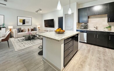 2700 Brazos St unit 4424, Houston, TX 77006 - photo 2