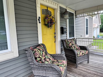 22 Chestnut St, Claremont, NH 03743 - photo 2