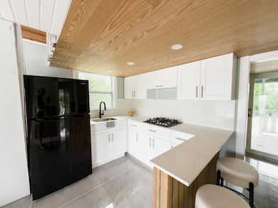 10W Kitchen