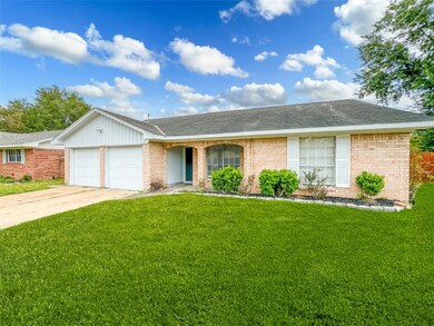 11107 Caribbean Ln, Houston, TX 77089 - photo 2