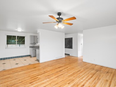 1036 N Angel St W, Layton, UT 84041 - photo 4