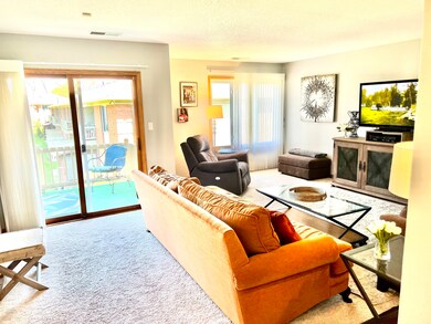 354 Hunters Ln unit C, Carmel, IN 46032 - photo 3