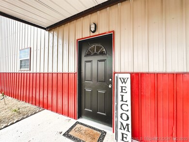 COVERED FRONT PORCH