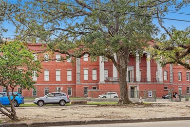 US Mint & French Quarter just across Neutral Groun