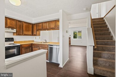 3525 Laurel View Ct, Laurel, MD 20724 - photo 3