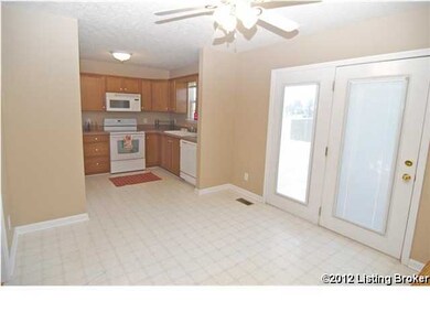 375 Forest Ridge Dr, Mount Washington, KY 40047 - photo 5