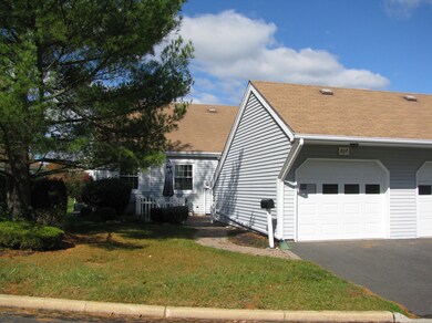 83 Parkway Dr unit F, Freehold, NJ 07728 - photo 3