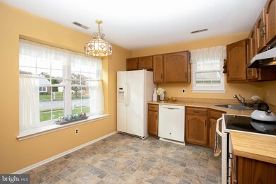 158 Lakebridge Dr, Woodbury, NJ 08096 - photo 4