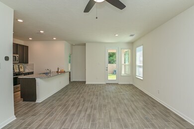 9 FOOT HIGH CEILING MAKES THE SPACE LOOK BIGGER! A
