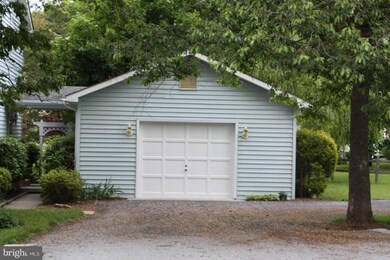 867 Carrier Dr, Strasburg, VA 22657 - photo 4